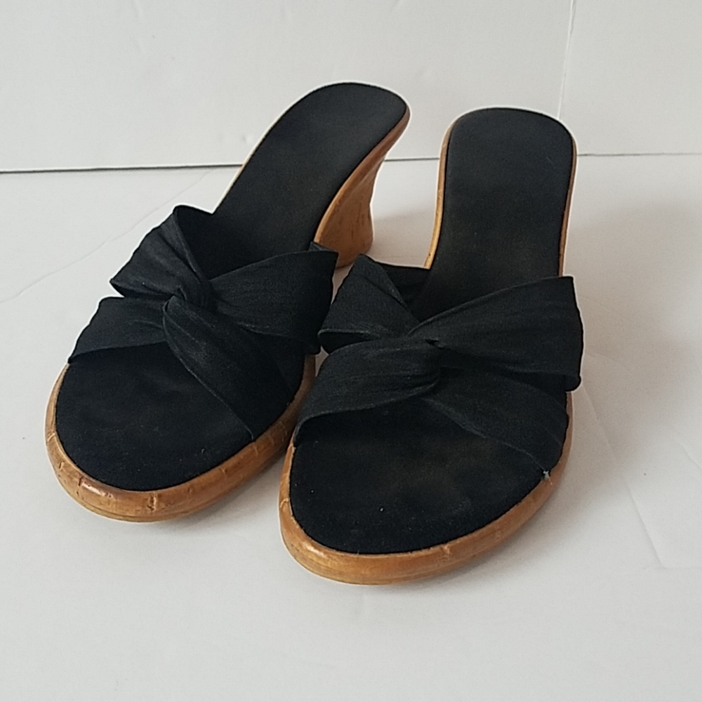 Italian Shoemakers Dahlia black sandal